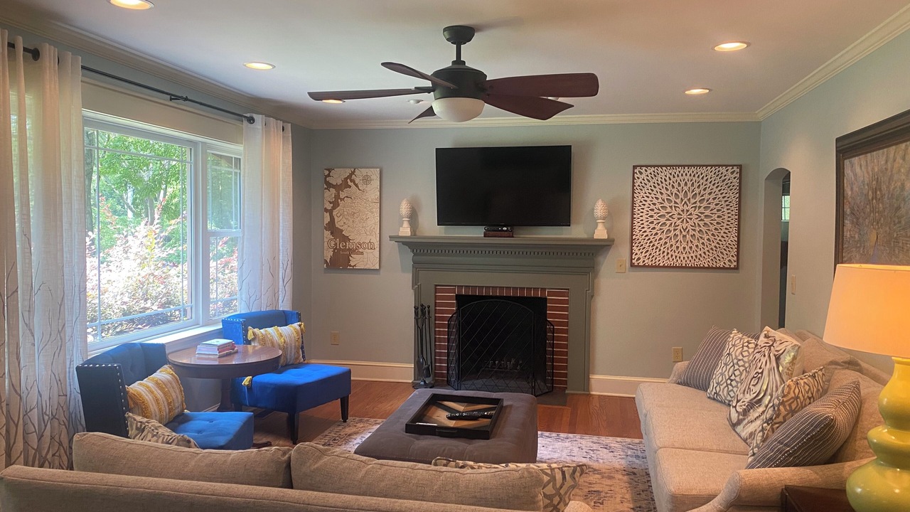 Photo of Livingroom in Clemson