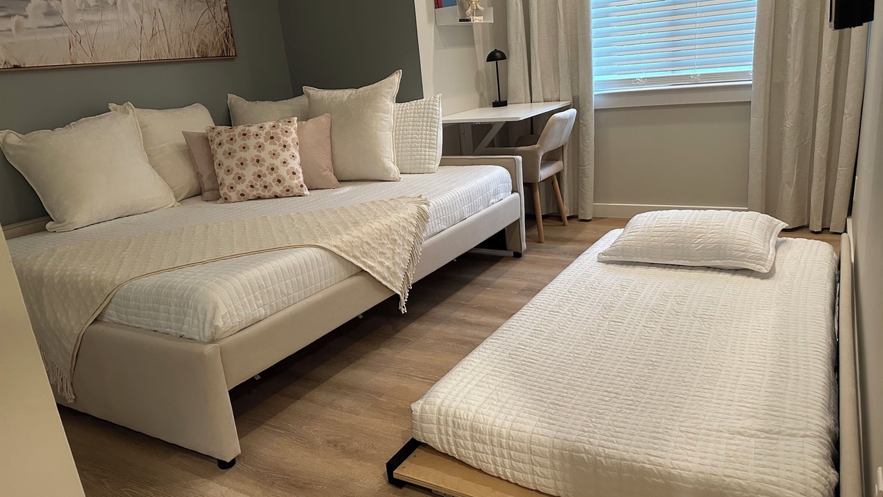 Photo of Bedroom in Folly Field