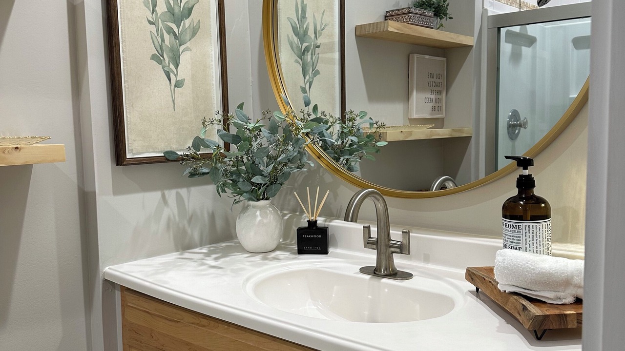 Photo of Bathroom in Folly Field