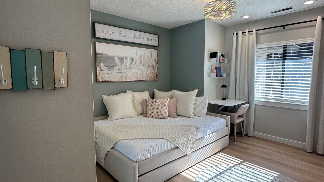 Photo of Bedroom in Folly Field
