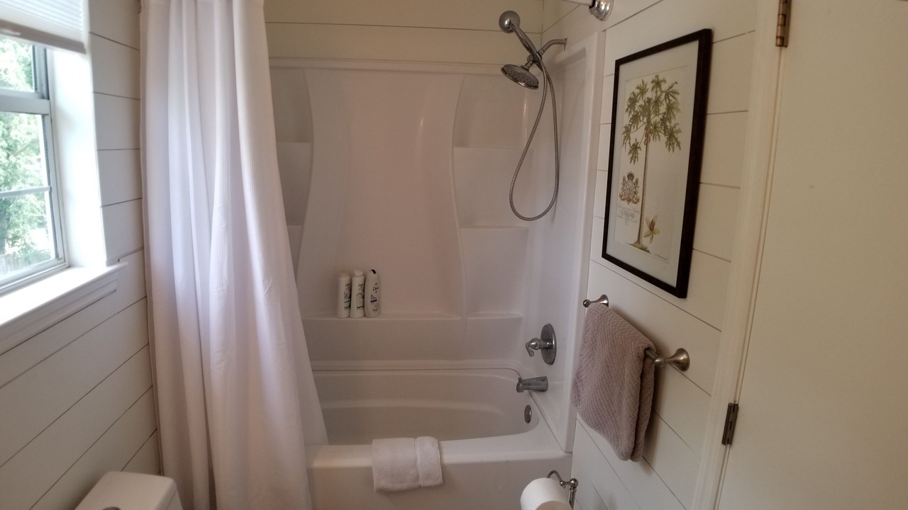 Photo of Bathroom in Whitemarsh Island