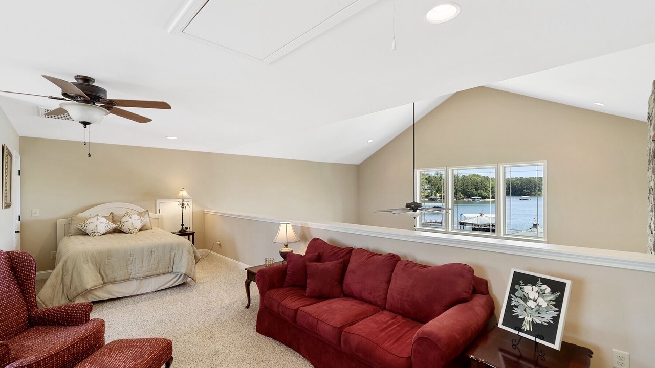 Photo of Bedroom in Seneca