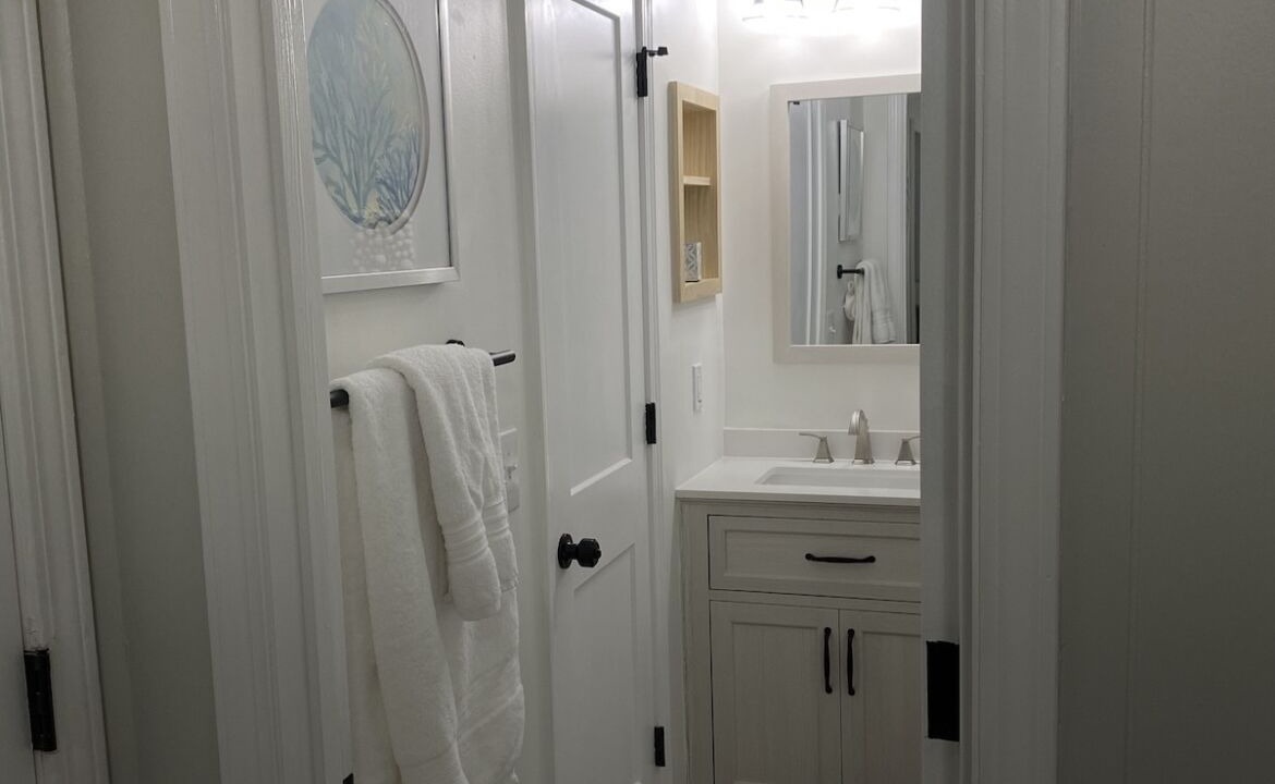 Photo of Bathroom in Folly Field