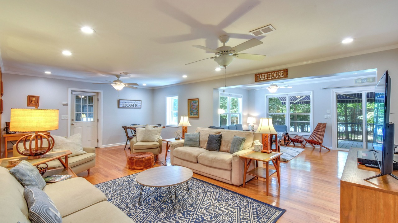 Photo of Livingroom in Anderson