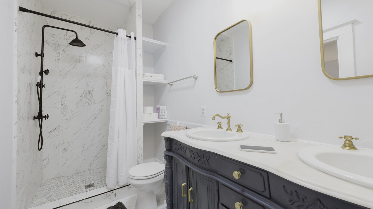 Photo of Bathroom in Cann Park