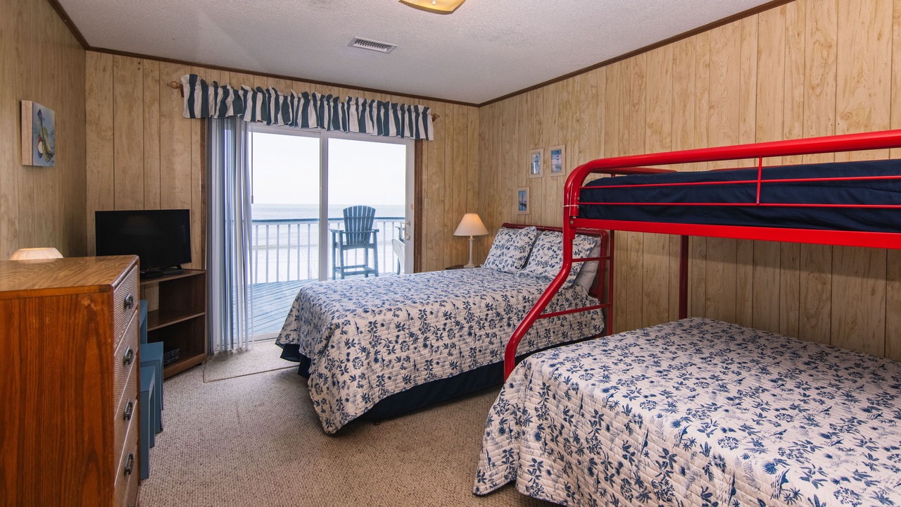 Photo of Bedroom in Edisto Island