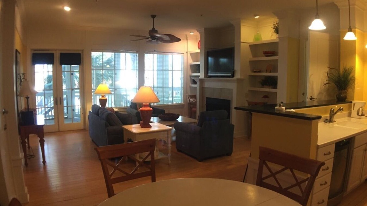 Photo of Livingroom in Melrose on the Beach