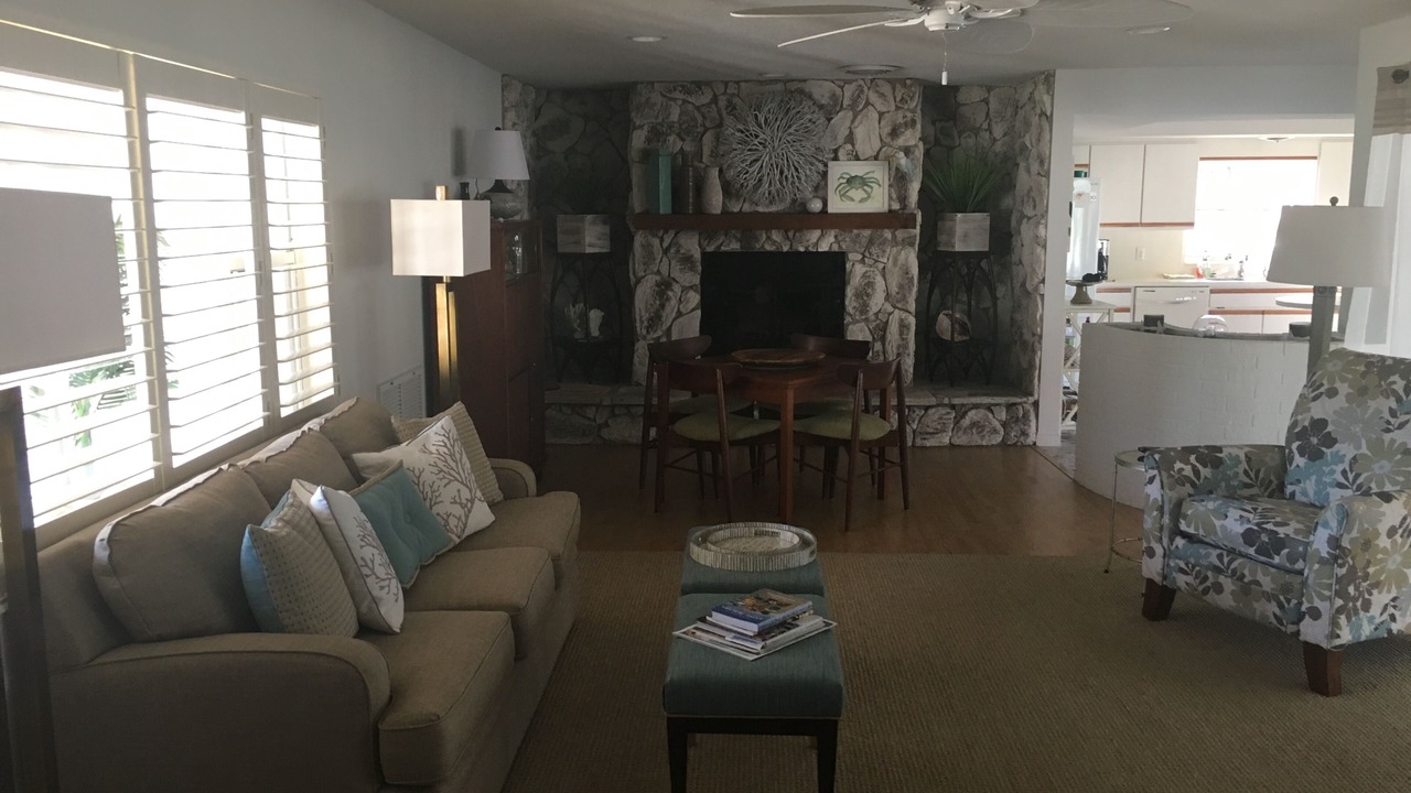 Photo of Livingroom in Floridana Beach