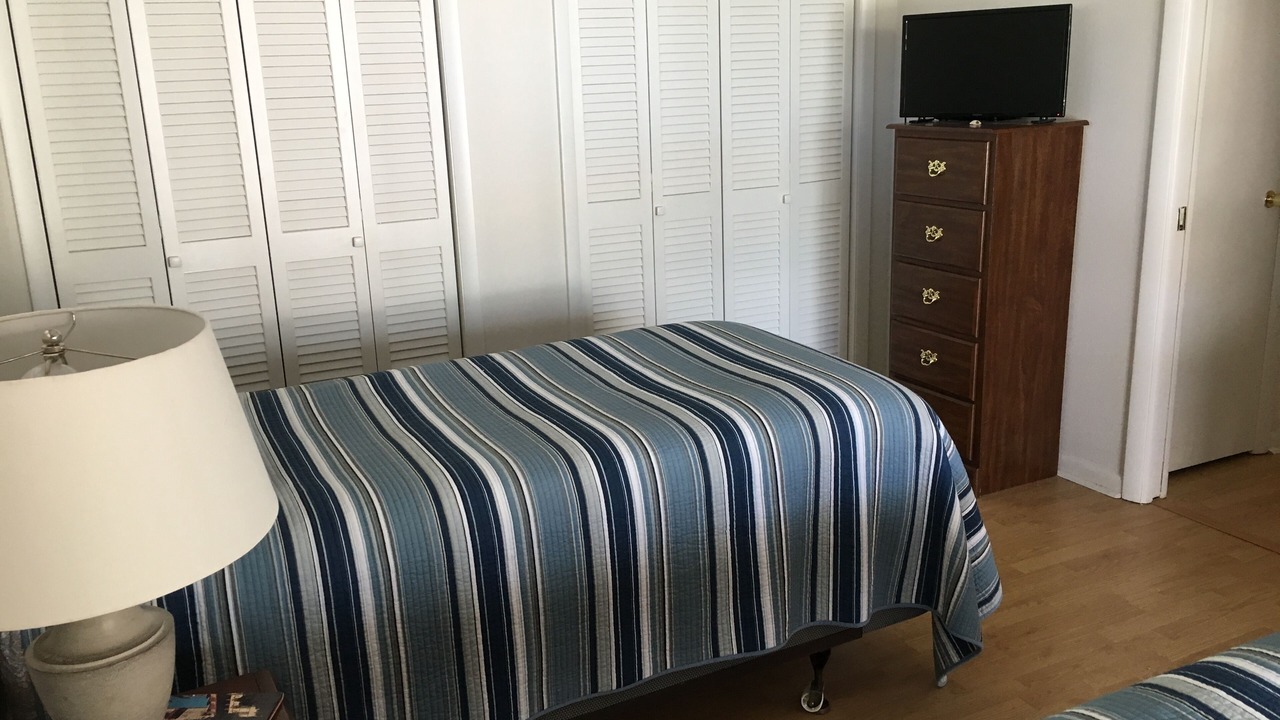 Photo of Bedroom in Floridana Beach