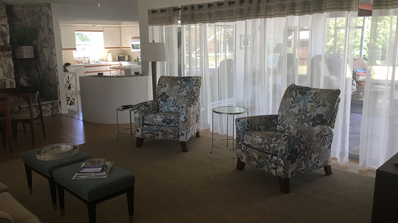Photo of Livingroom in Floridana Beach
