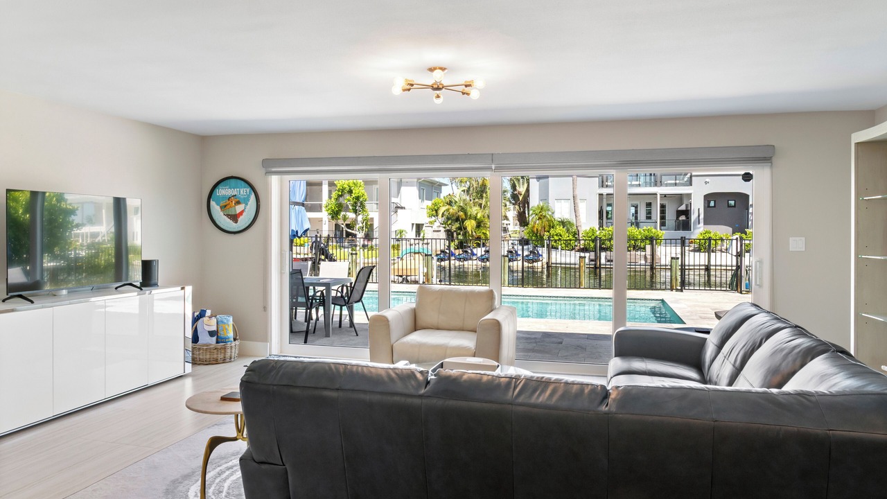 Photo of Livingroom in Whitney Beach