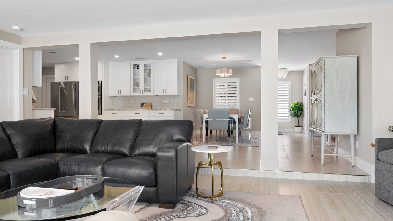 Photo of Livingroom in Whitney Beach