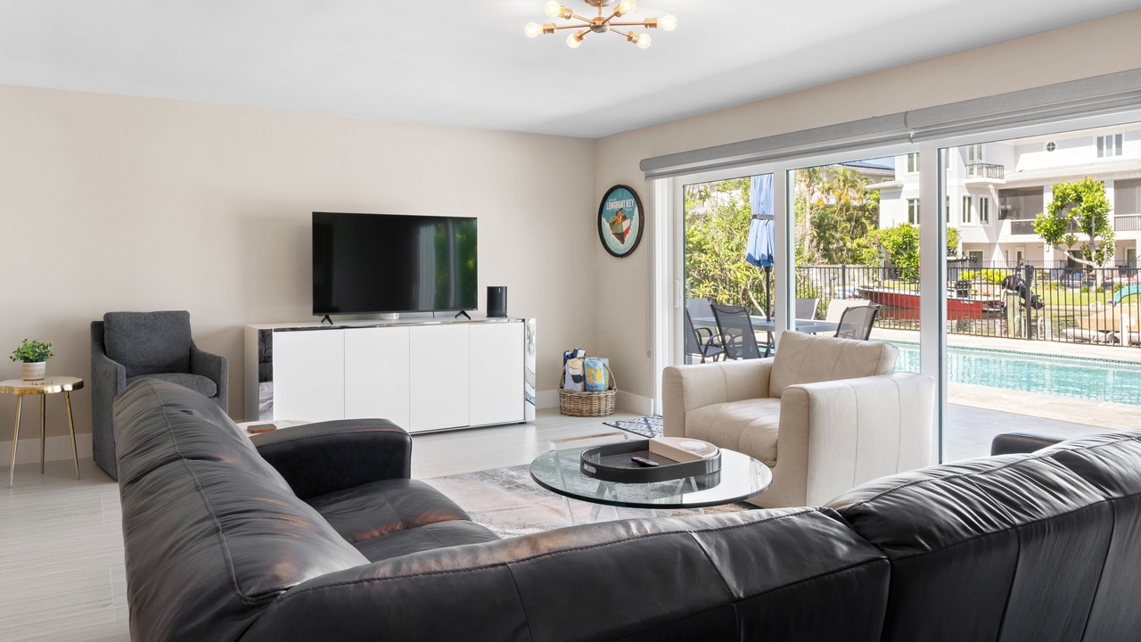 Photo of Livingroom in Whitney Beach