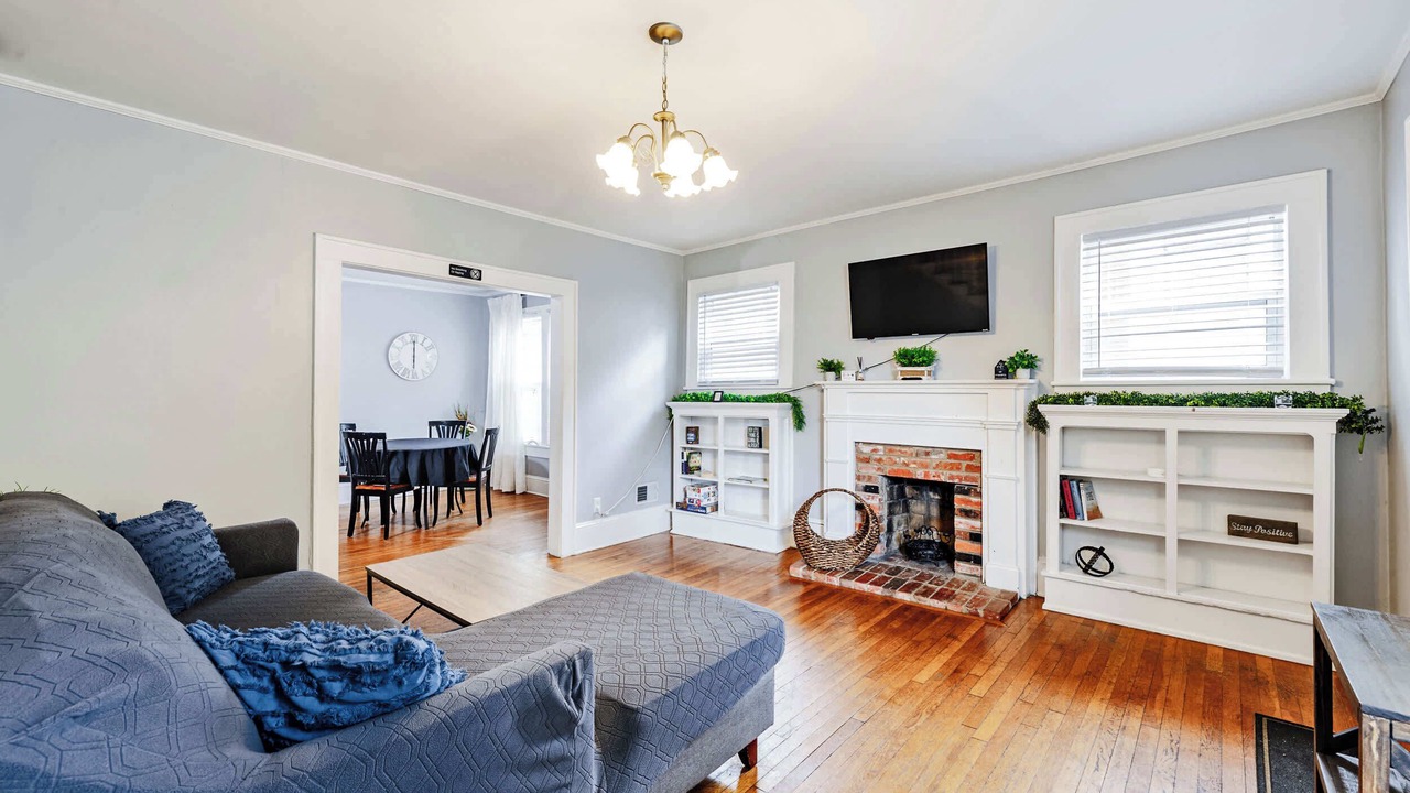 Photo of Livingroom in Terry Sanford