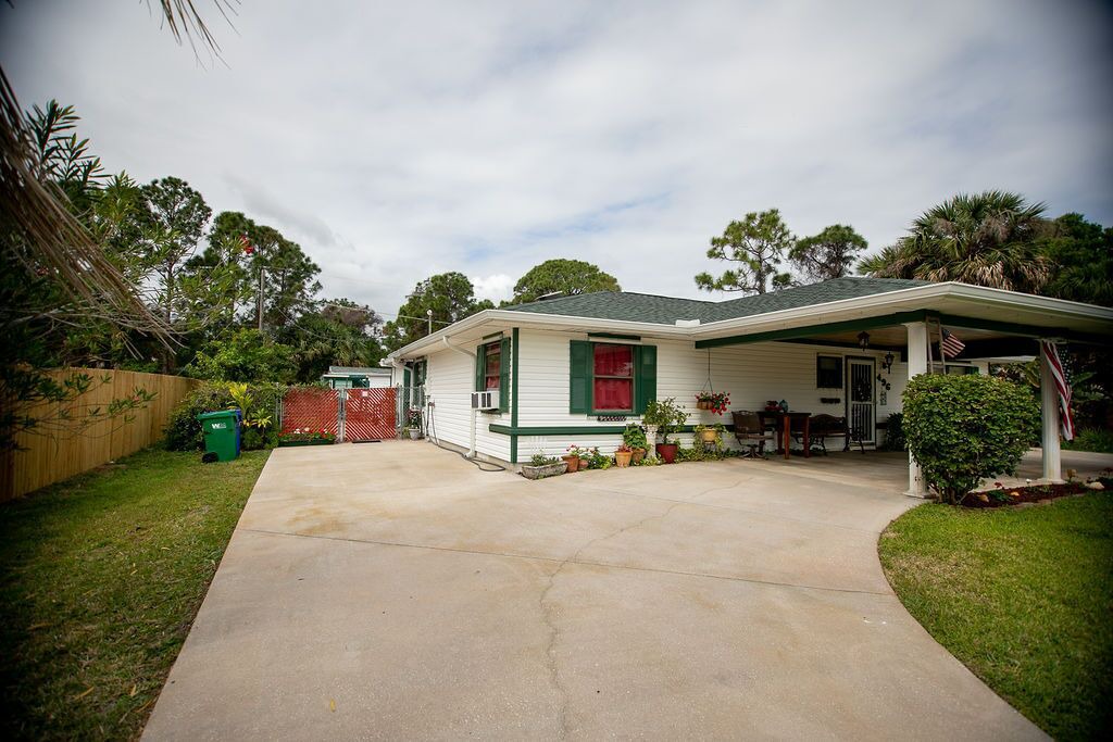 Photo of Outdoor in Sebastian Highlands