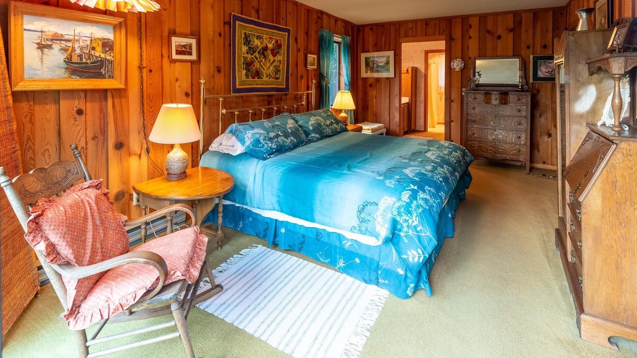 Photo of Bedroom in Glenville