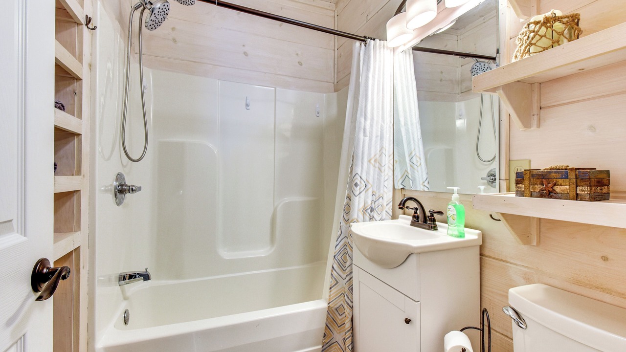 Photo of Bathroom in Six Mile
