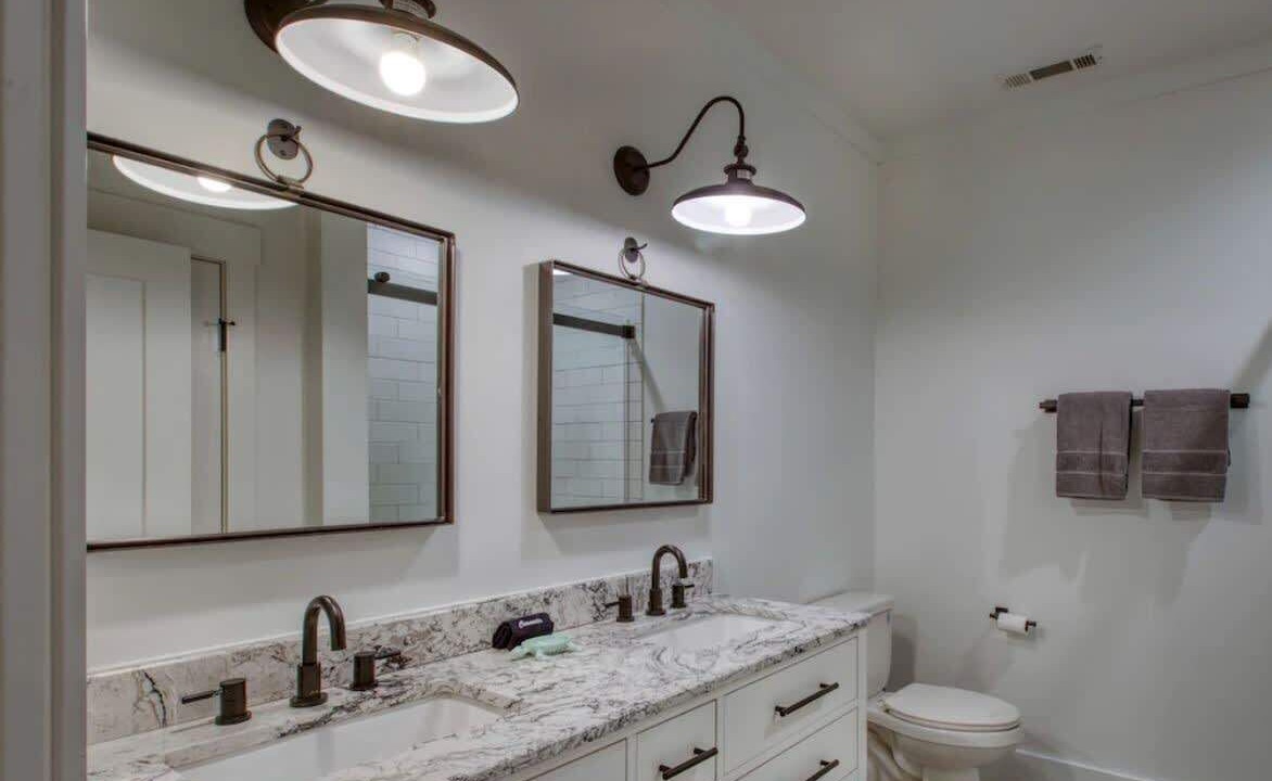 Photo of Bathroom in Melrose on the Beach
