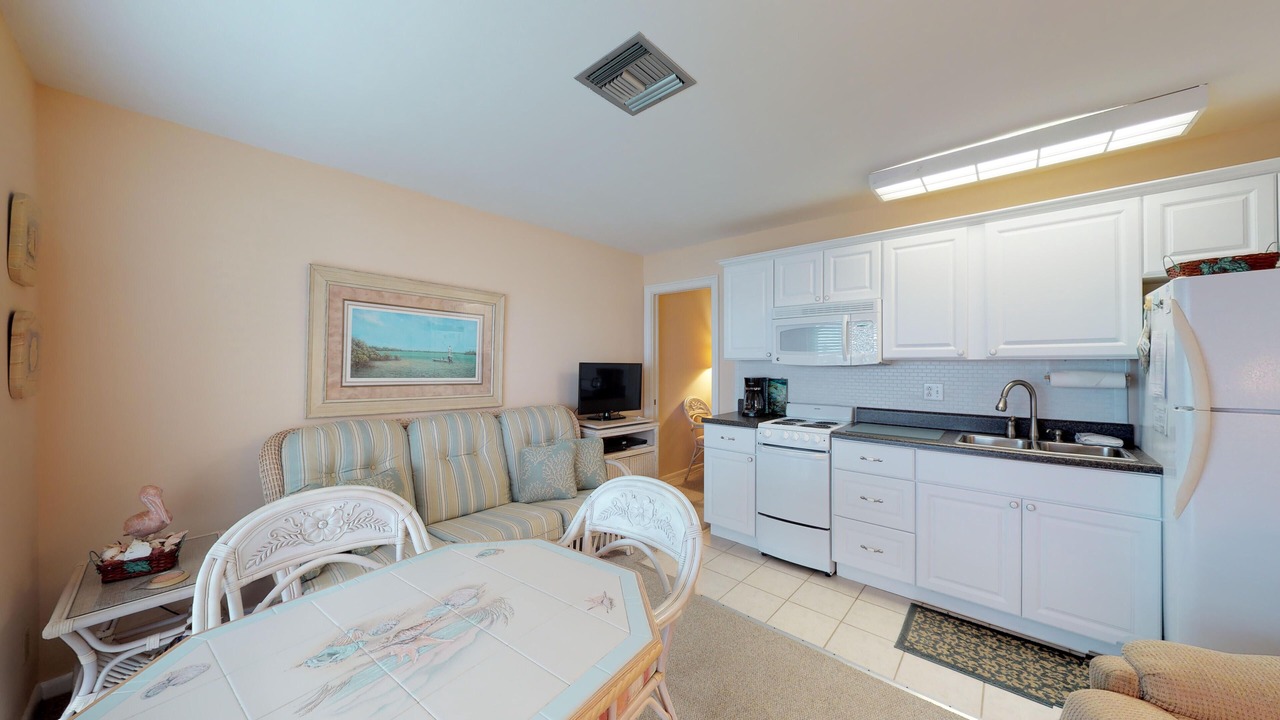 Photo of Kitchen in Isles of Capri