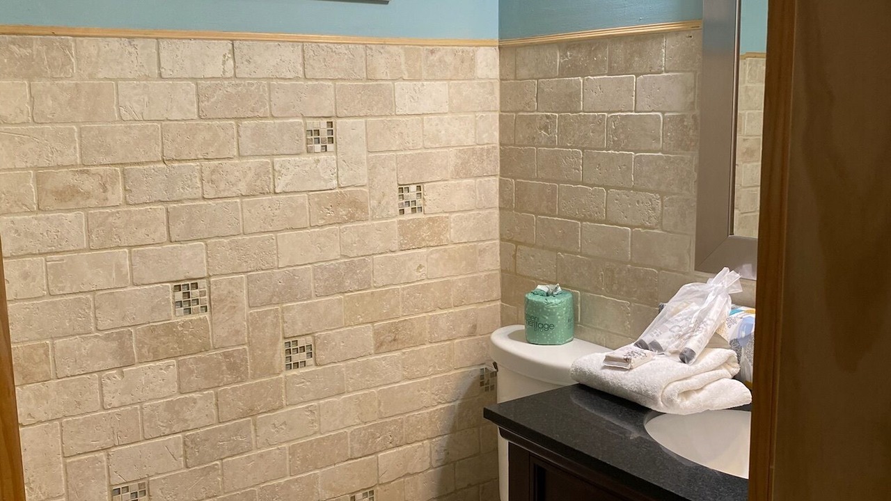 Photo of Bathroom in Folly Field