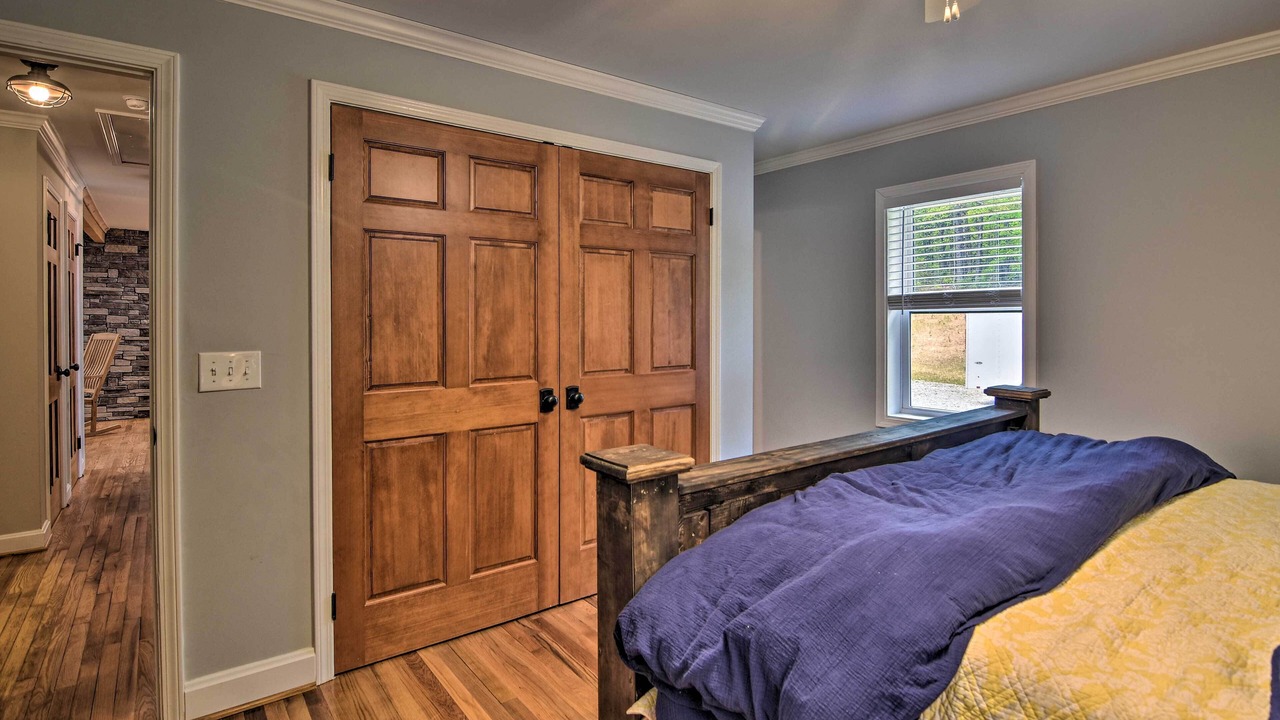Photo of Bedroom in Sunset