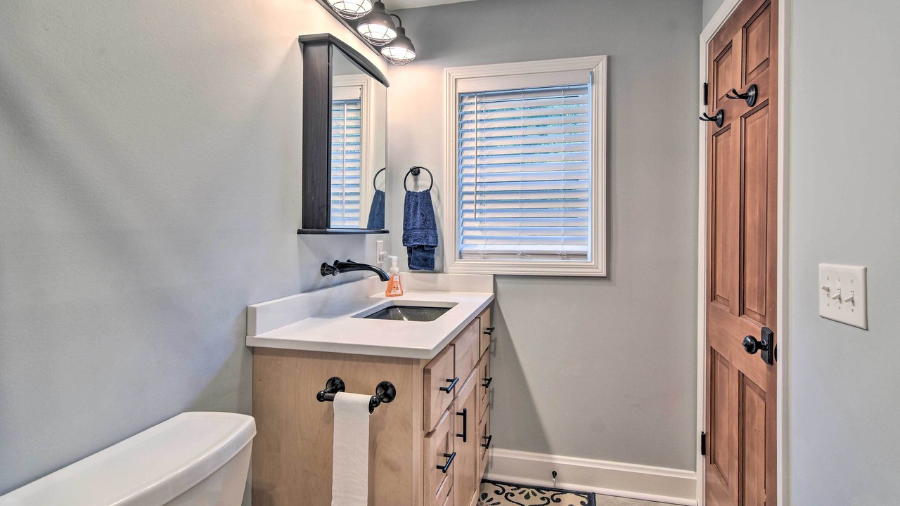 Photo of Bathroom in Sunset