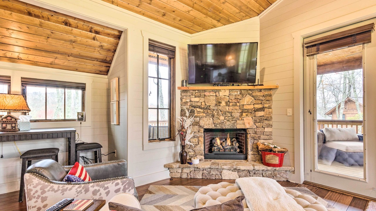 Photo of Livingroom in Glenville