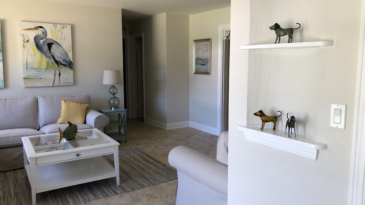 Photo of Livingroom in Central Beach