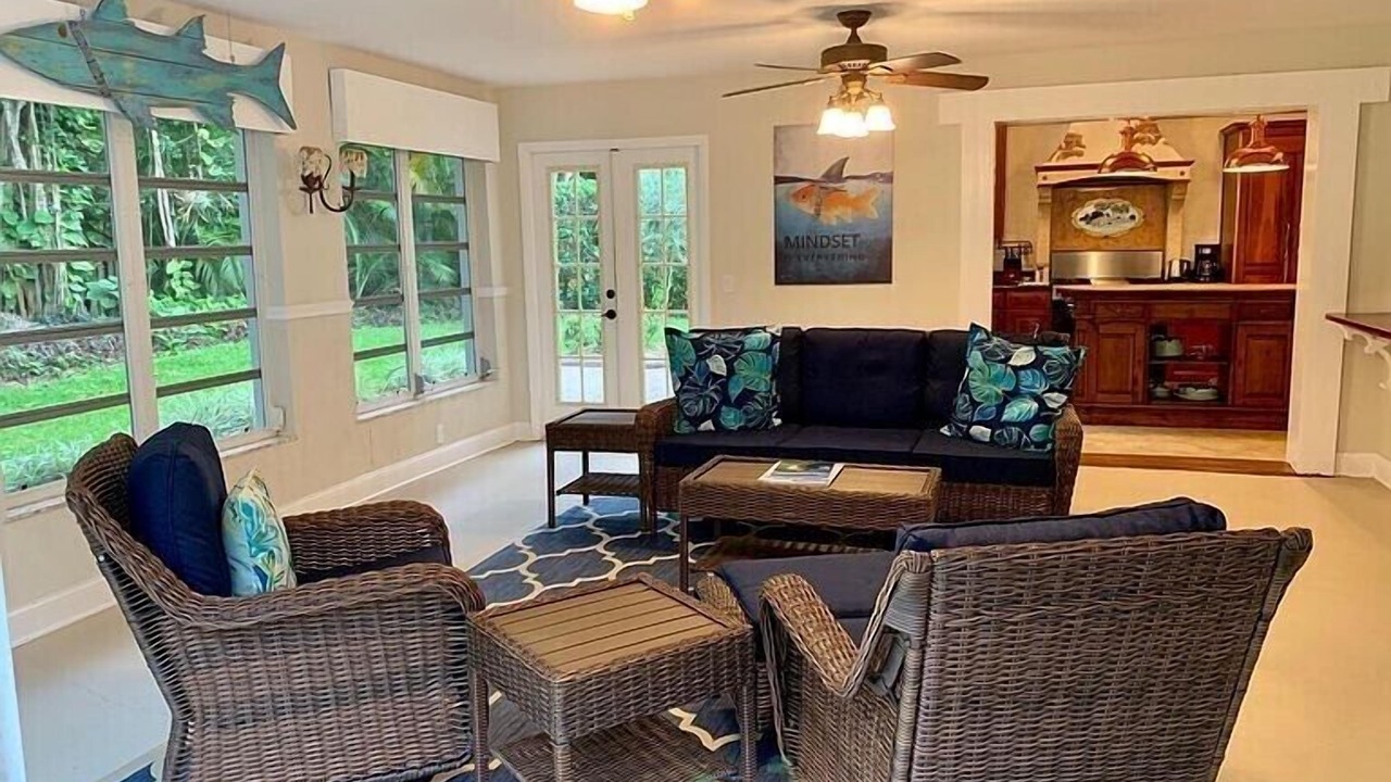Photo of Livingroom in Central Beach