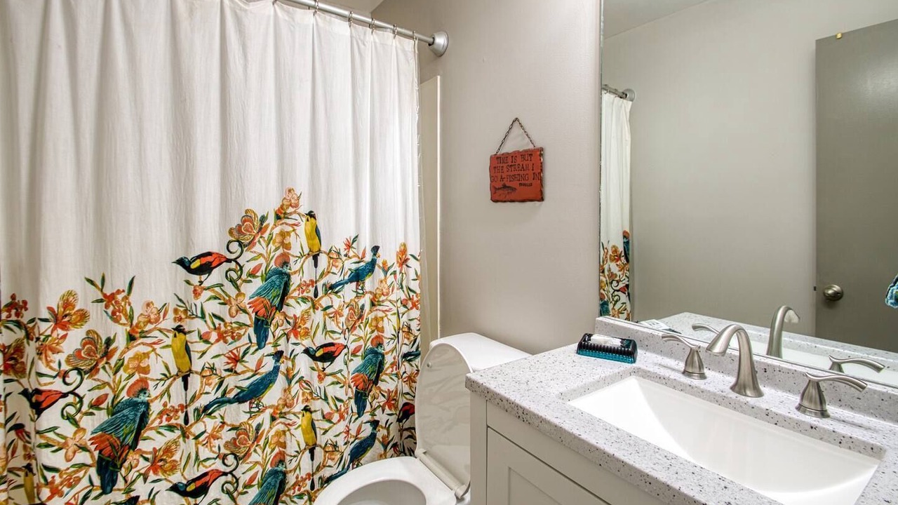 Photo of Bathroom in Whitemarsh Island
