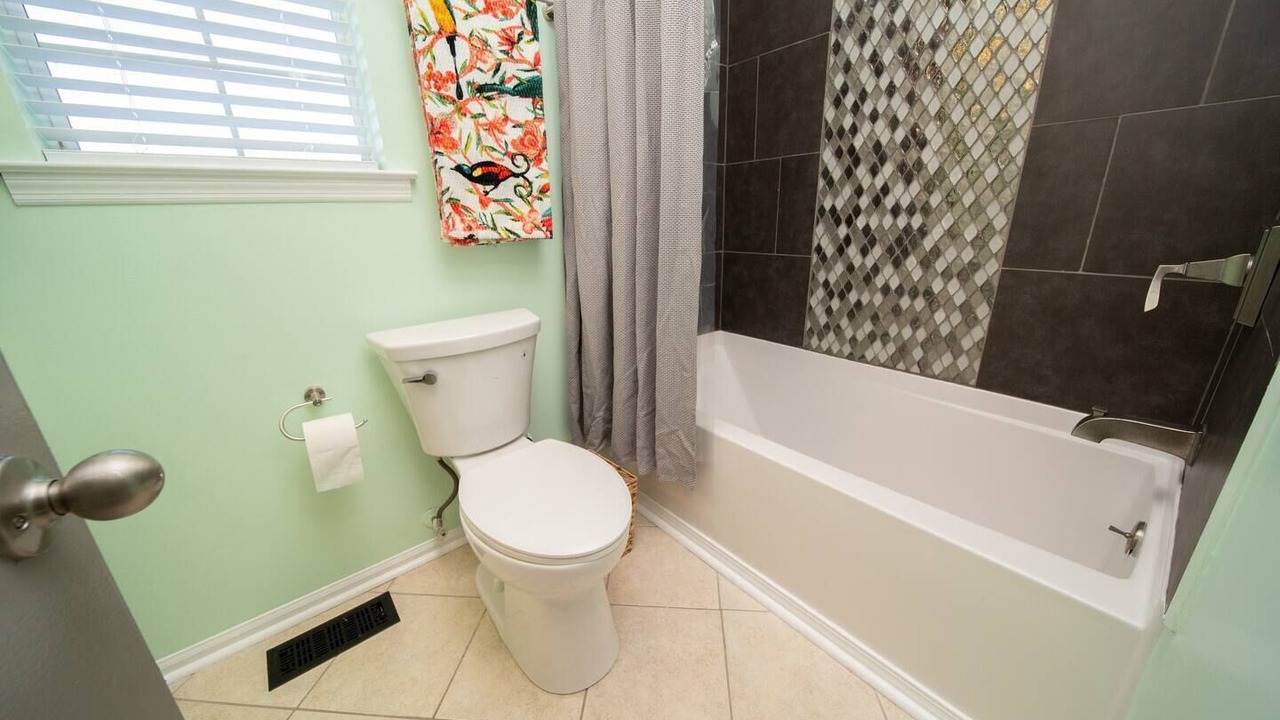 Photo of Bathroom in Whitemarsh Island