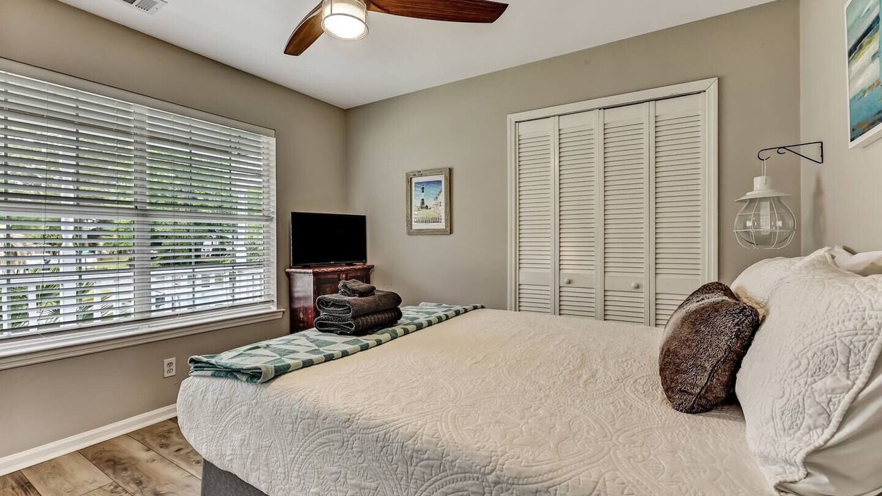 Photo of Bedroom in Whitemarsh Island