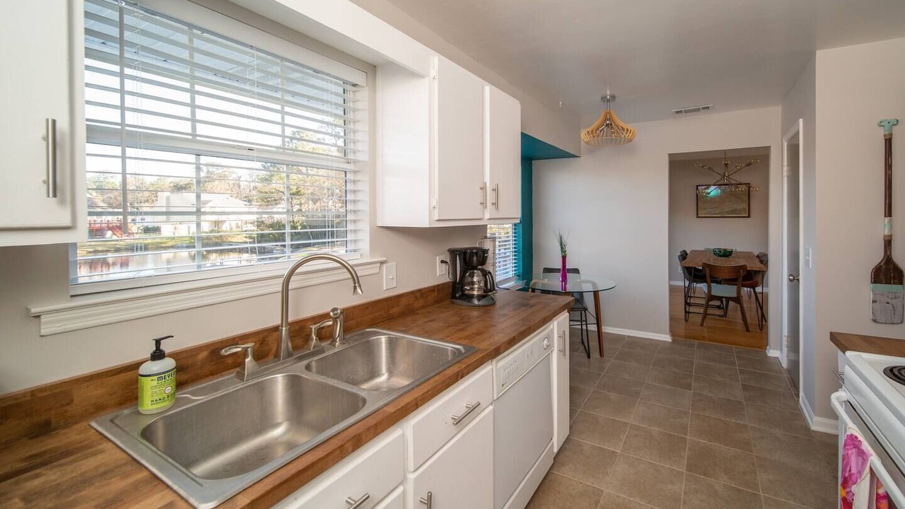 Photo of Kitchen in Whitemarsh Island