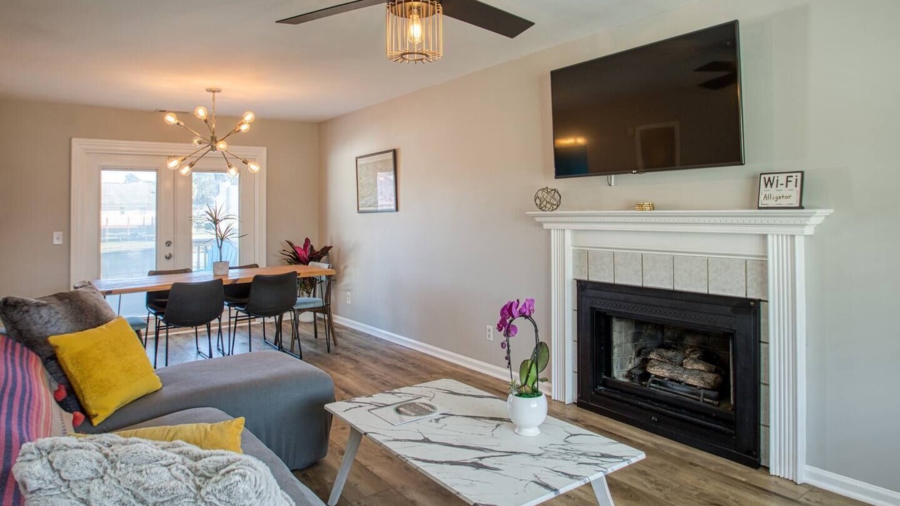 Photo of Livingroom in Whitemarsh Island