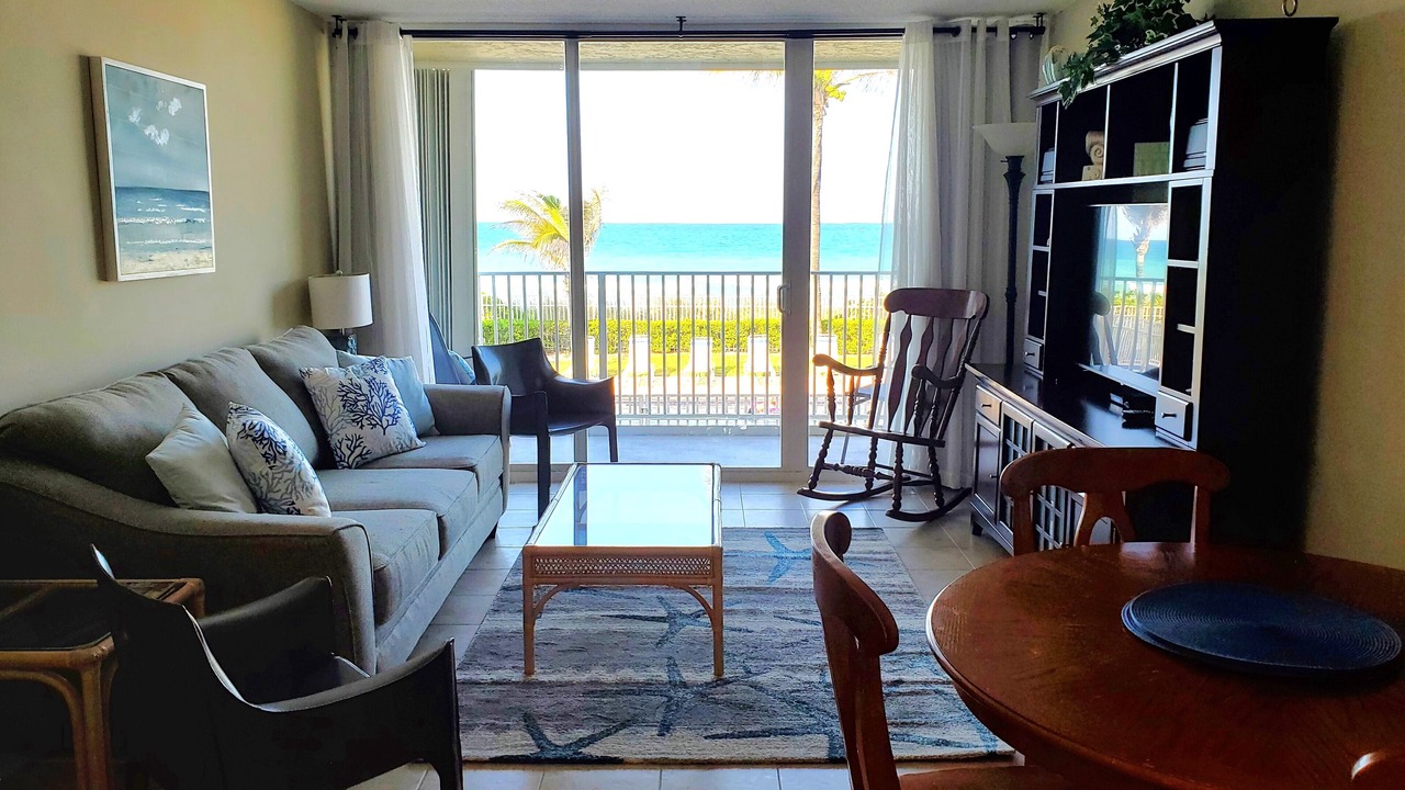 Photo of Livingroom in Hutchinson Island South