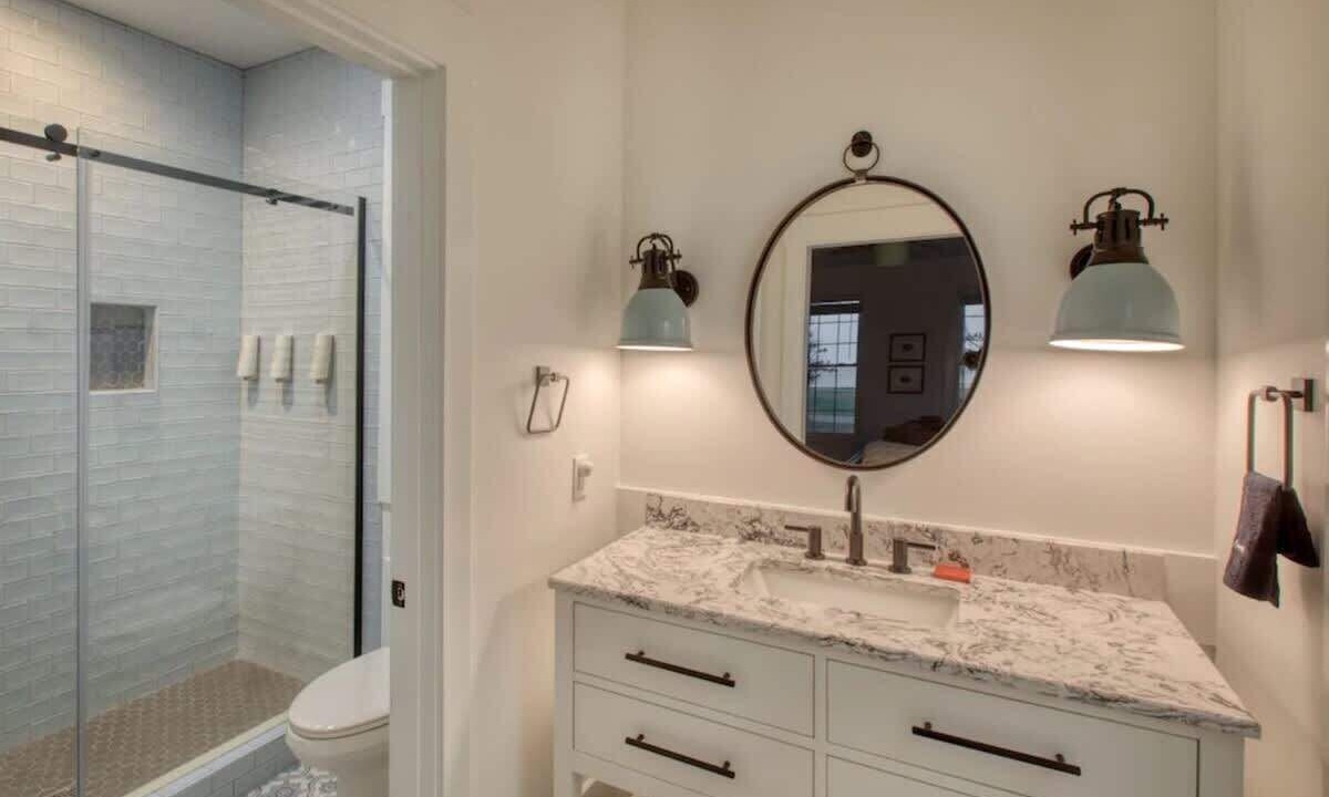 Photo of Bathroom in Melrose on the Beach