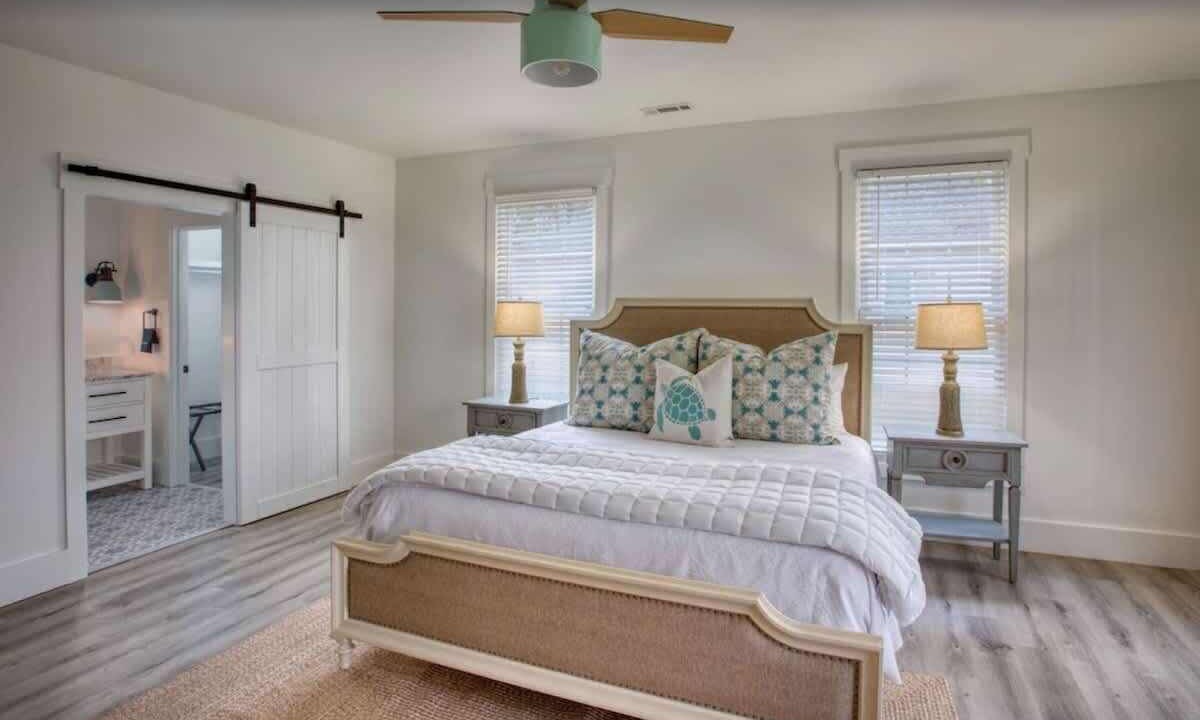 Photo of Bedroom in Melrose on the Beach
