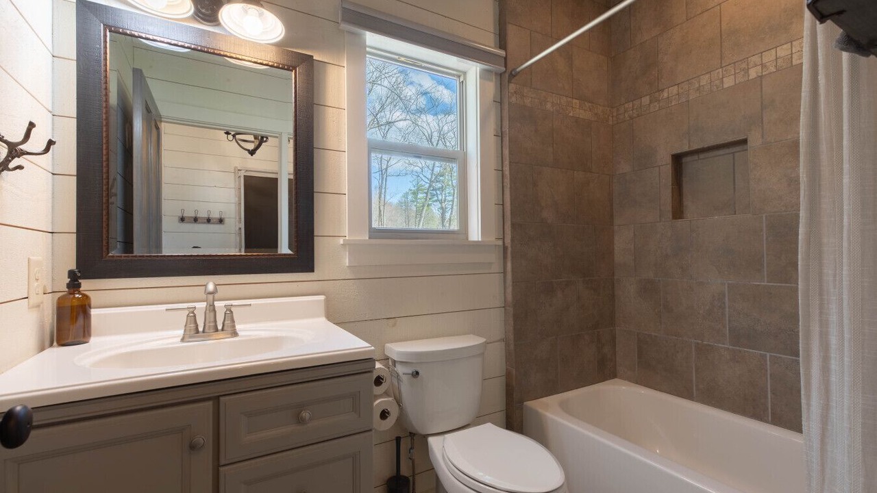 Photo of Bathroom in Highlands