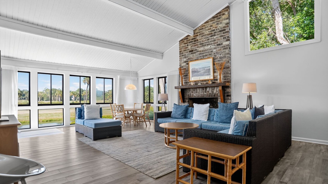 Photo of Livingroom in Oceanside