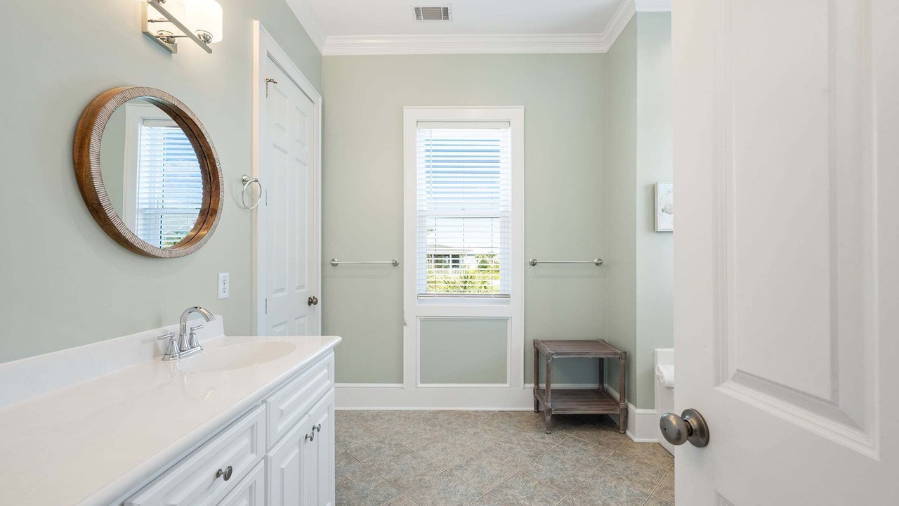 Photo of Bathroom in Beachwalk