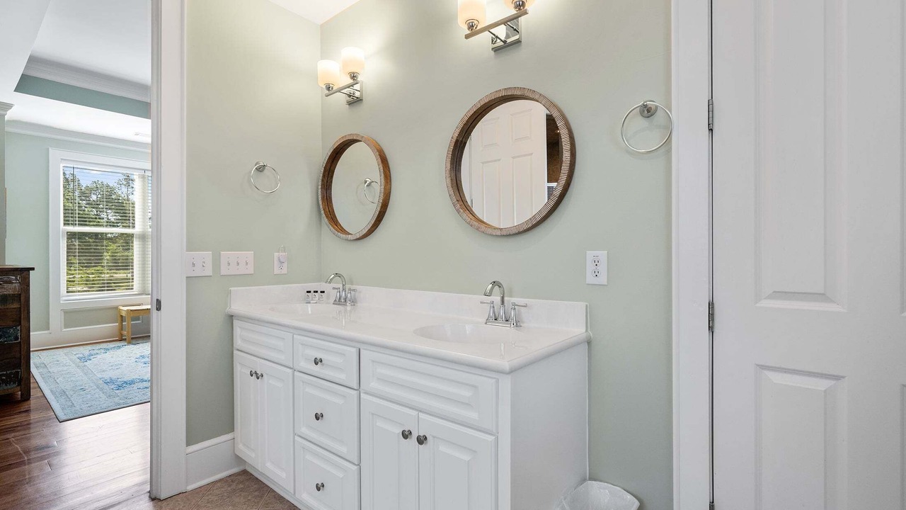 Photo of Bathroom in Beachwalk