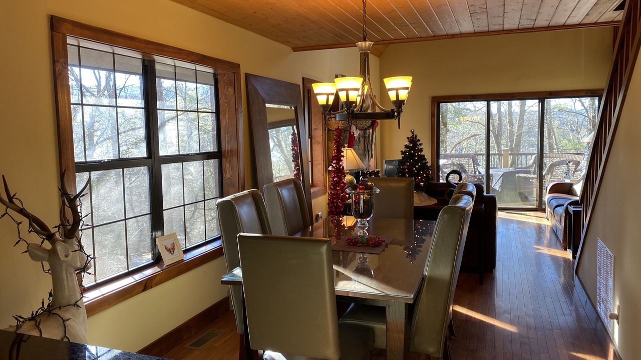 Photo of Livingroom in Mirror Lake