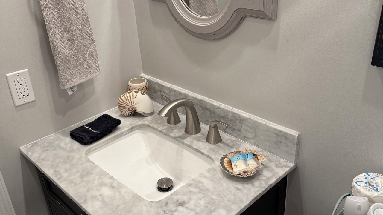 Photo of Bathroom in Folly Field