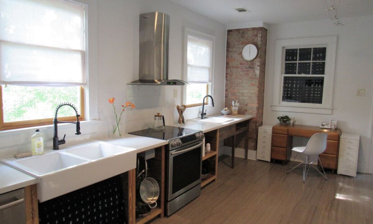 Photo of Kitchen in Thomas Square