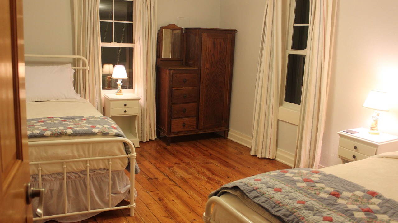 Photo of Bedroom in Hendersonville