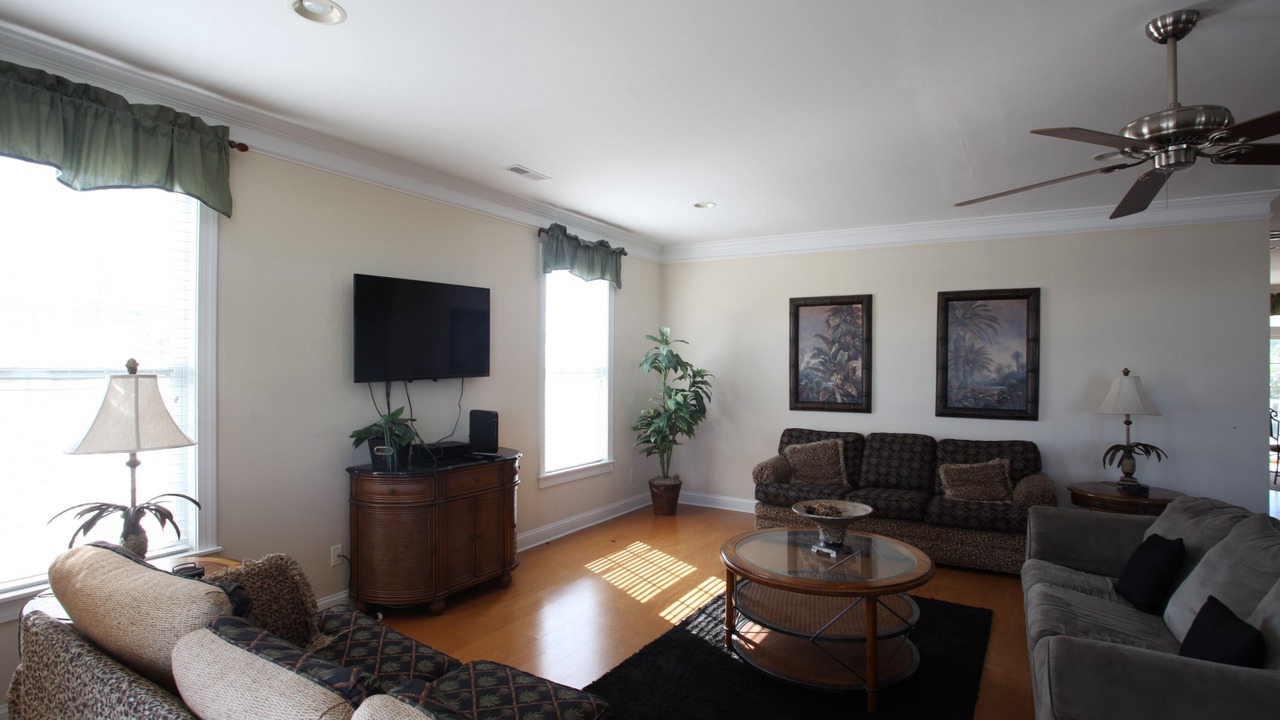Photo of Livingroom in Inlet Harbour