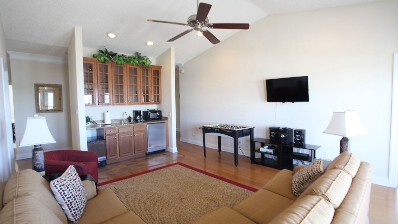 Photo of Livingroom in Inlet Harbour