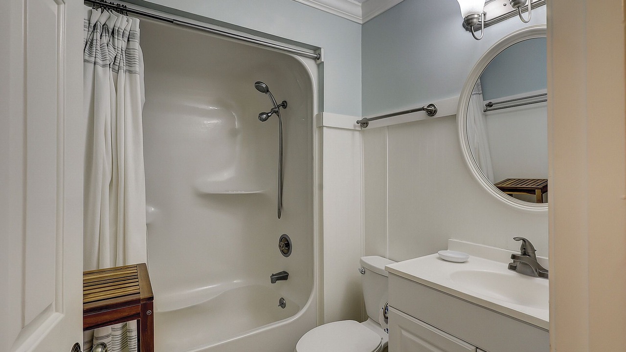 Photo of Bathroom in Shipyard Plantation