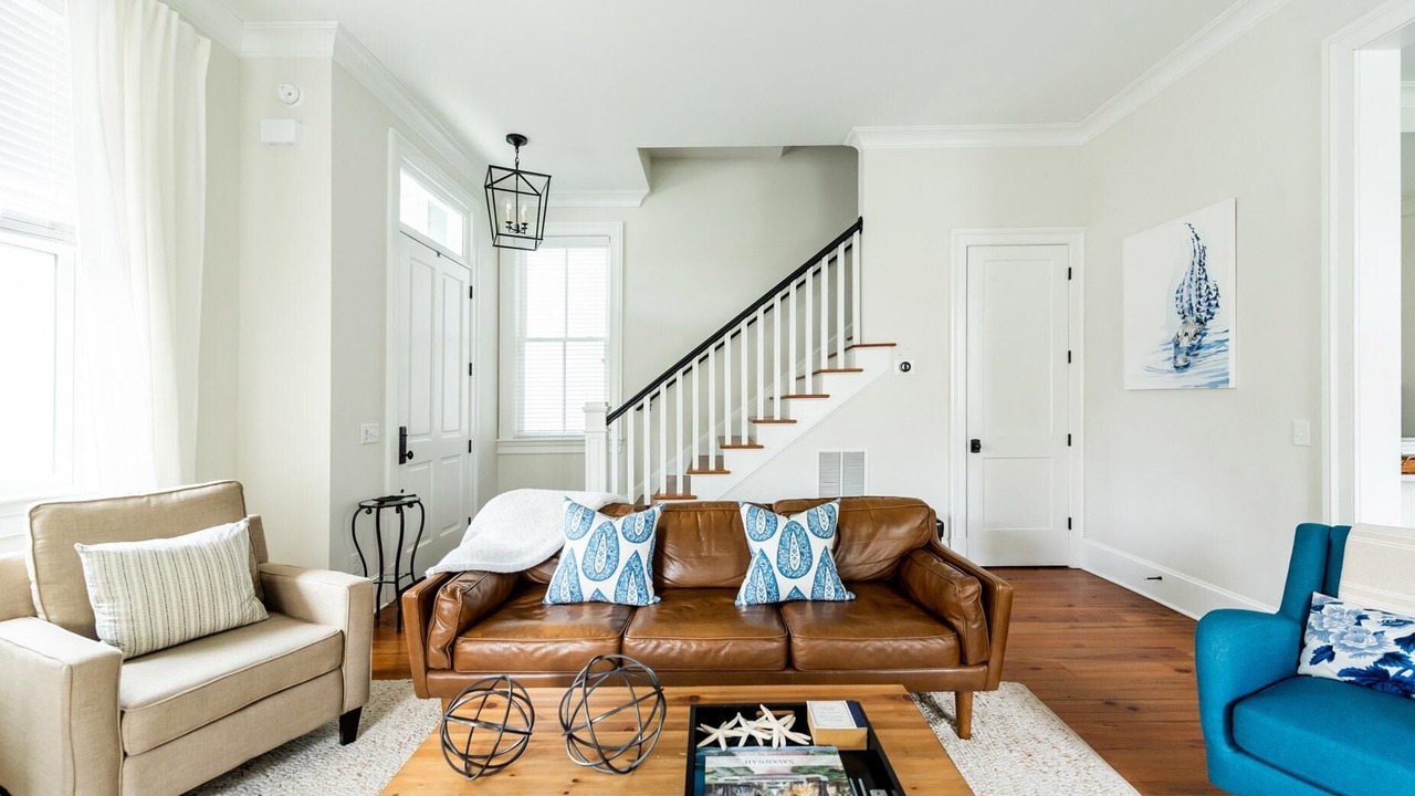 Photo of Livingroom in Historic District - North