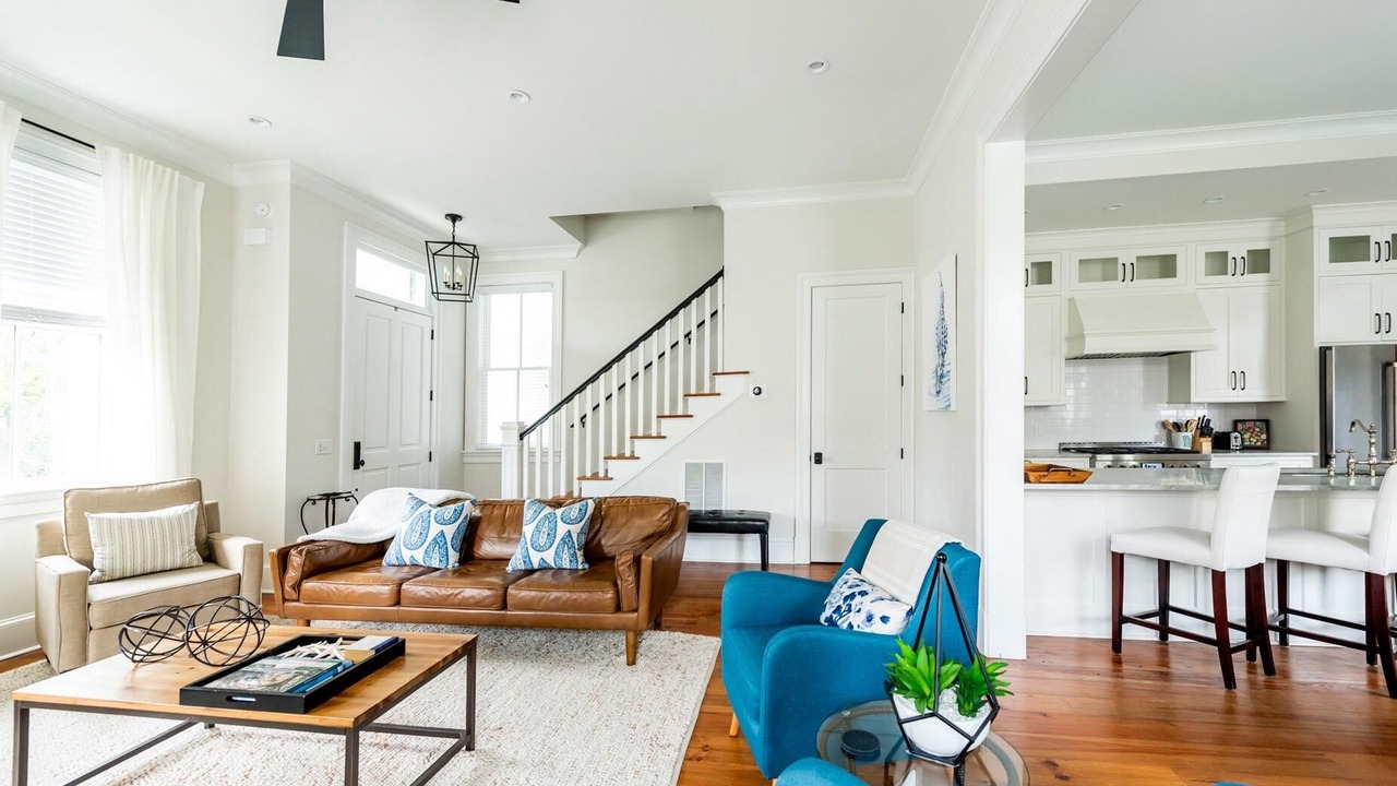 Photo of Livingroom in Historic District - North
